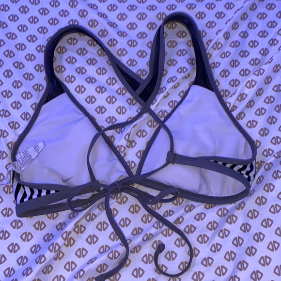 Nike bathing suit top - Picture 3 of 3